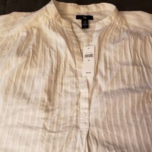 Gap white short sleeve shirt XS